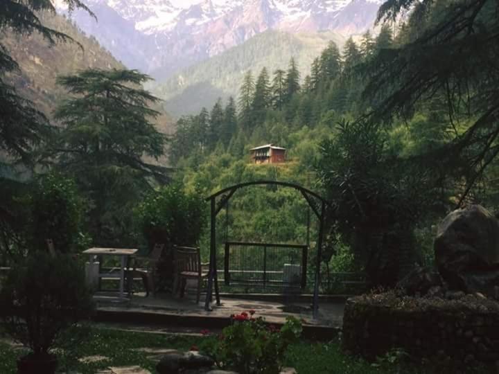 Hotel Deep Forest Касол Екстериор снимка
